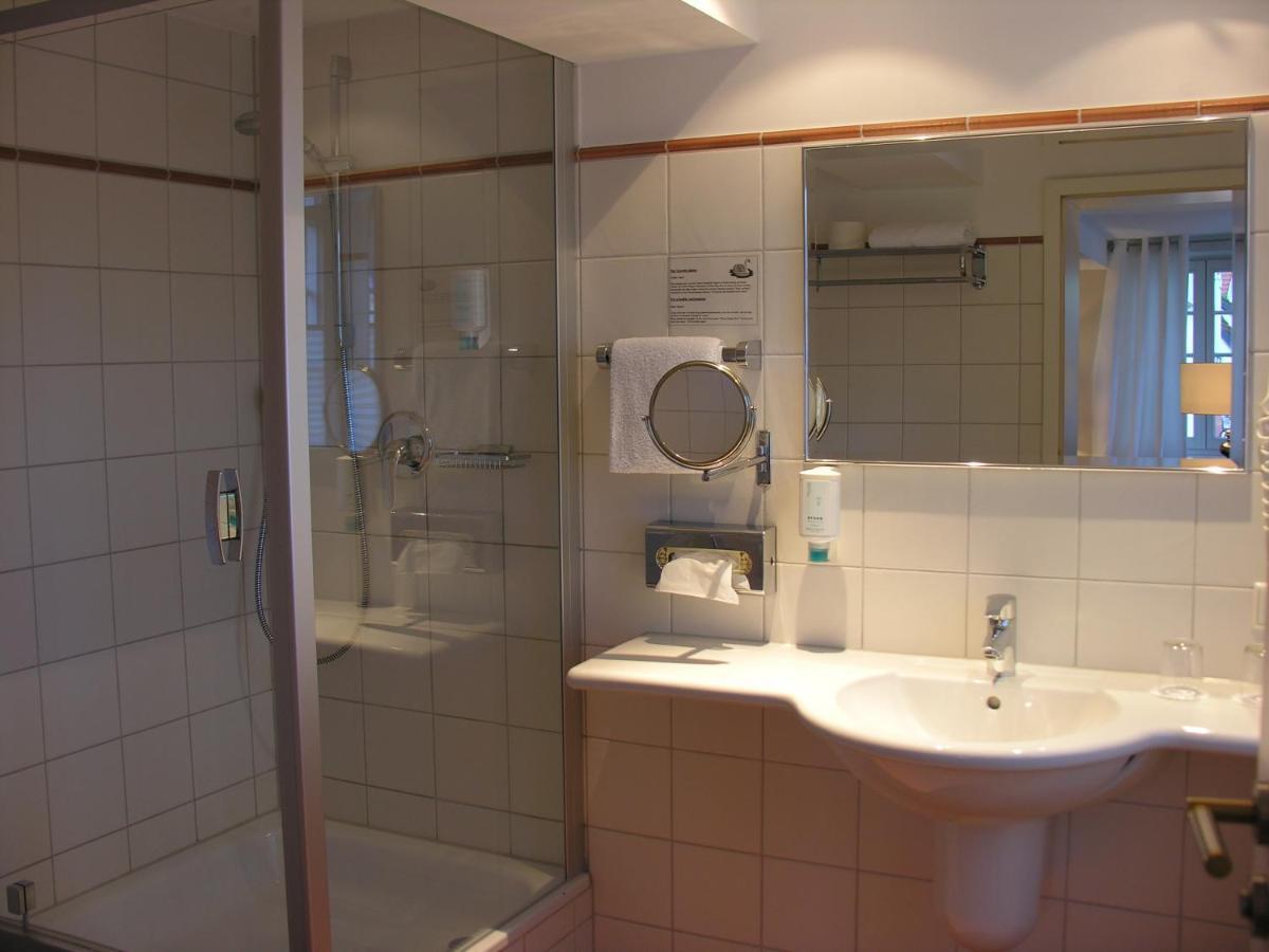 Hotel Am Doktorplatz Rheda-Wiedenbrück الغرفة الصورة